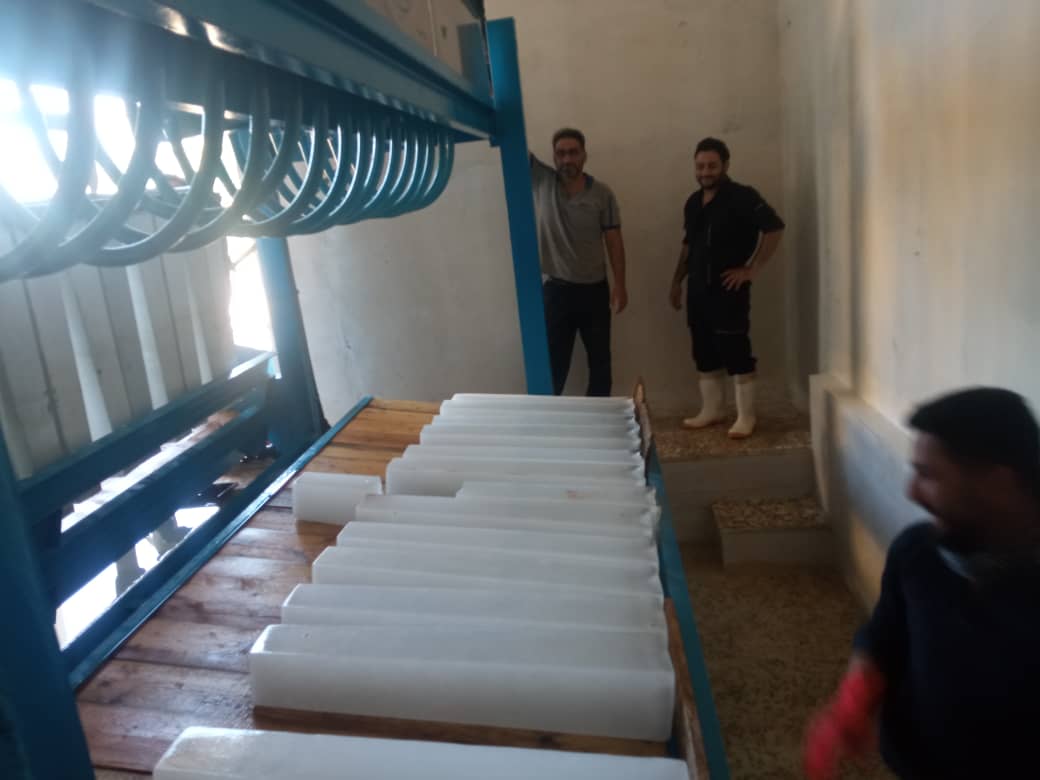 اولین برداشت یخ قالبی در  کشتارگاه شمال خوزستان